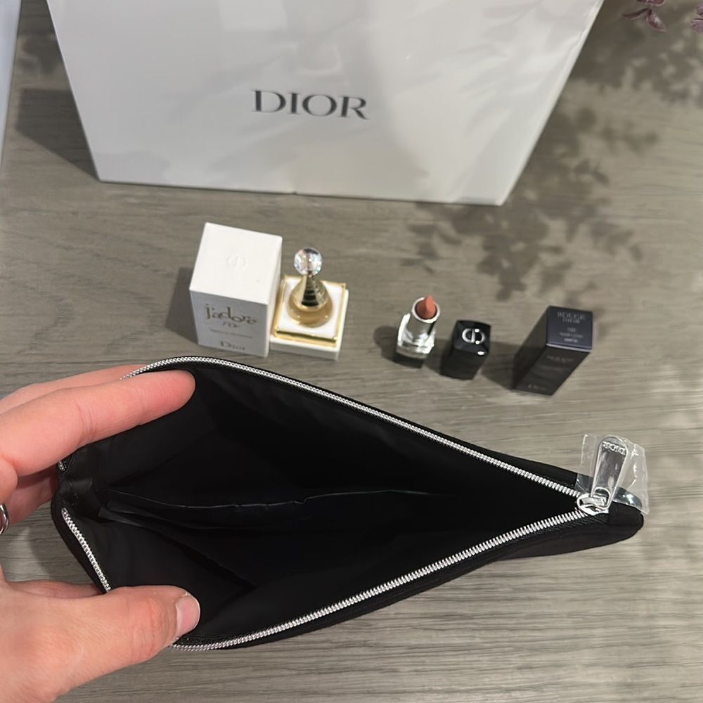 Christian Dior cosmetics bag, lipstick and perfumee - Picture 9 of 10